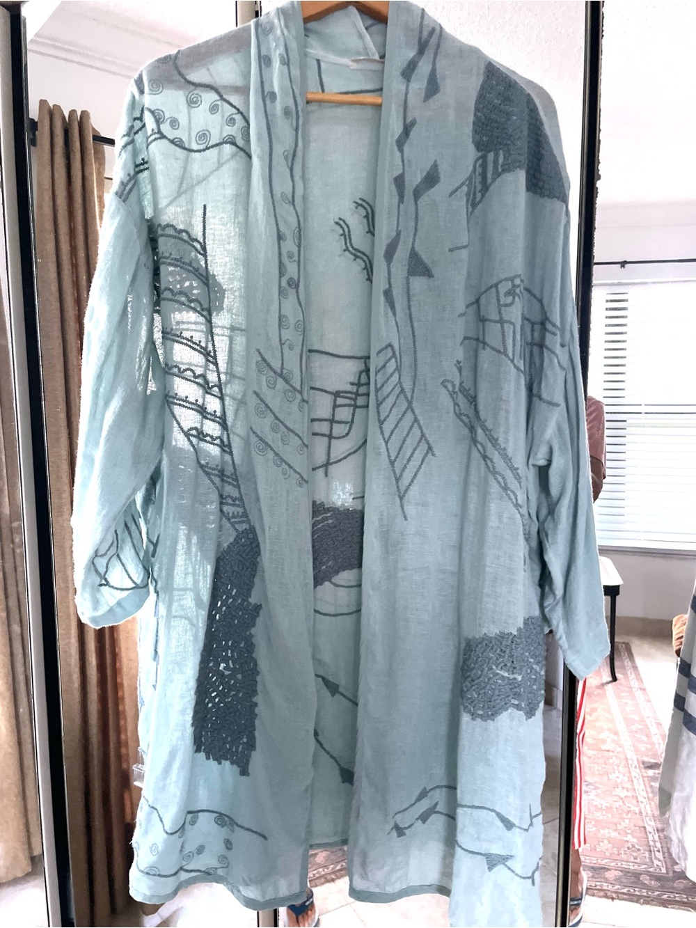 Gorgeous Kimono Duster 100% Linen w/ embroidery.